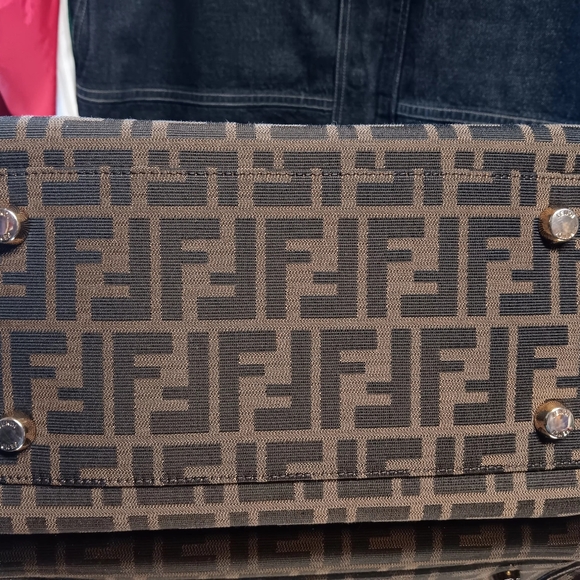 Vintage Fendi Purse - Picture 5 of 10